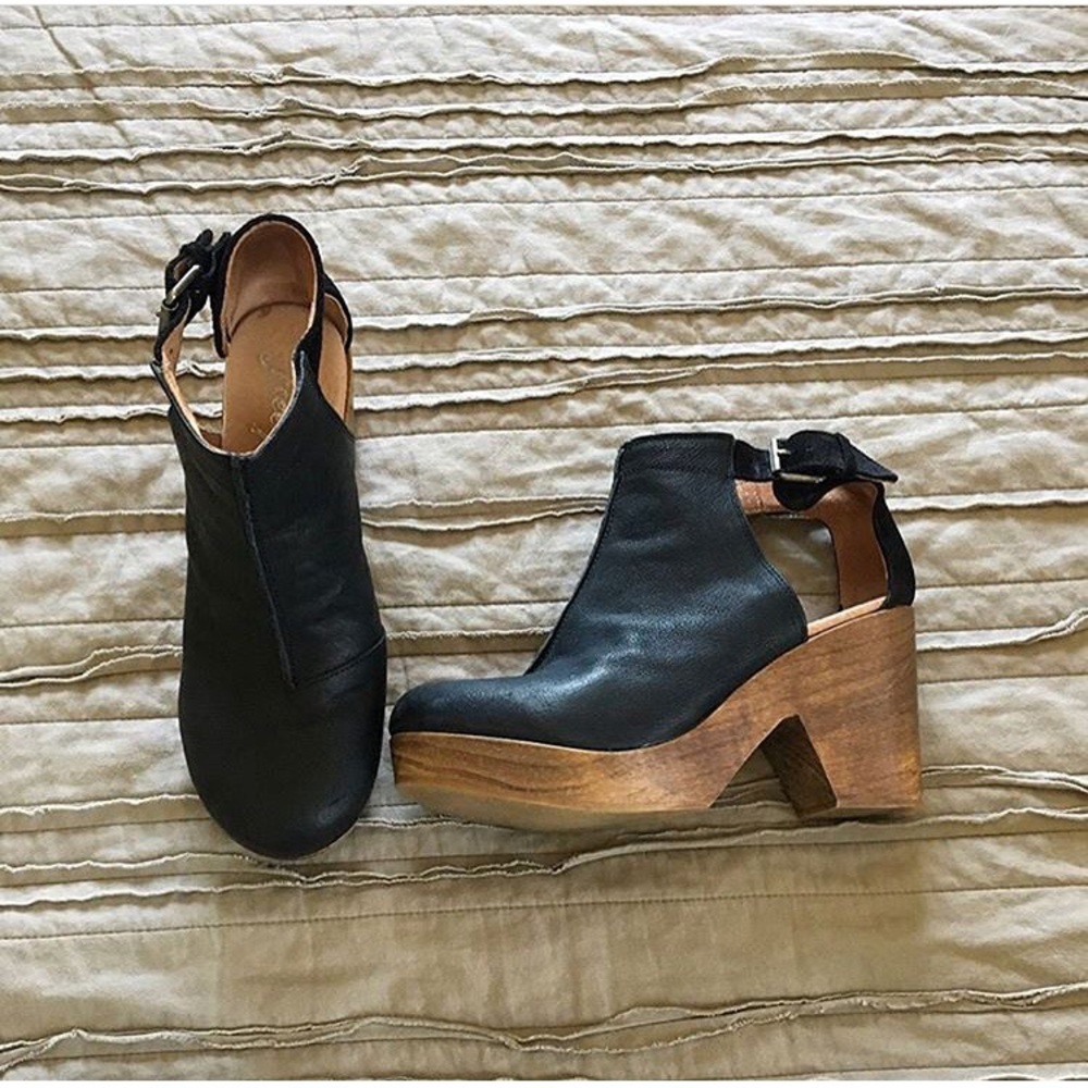Free People Amber Orchard clog. Size 39